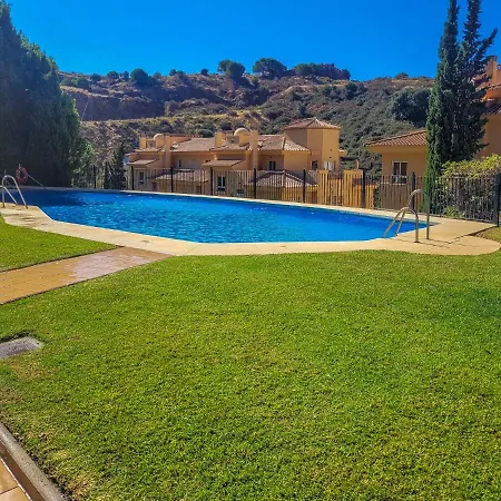 Apartment Relaxing Retreat In Princess Park Sitio de Calahonda